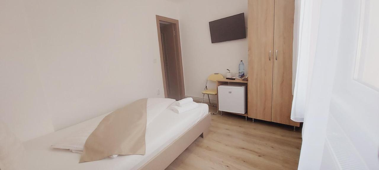 Hotel Lindenhaus à Sibiu Extérieur photo
