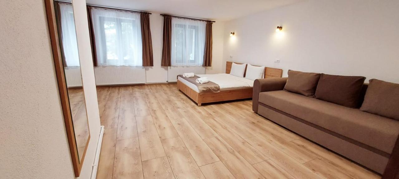 Hotel Lindenhaus à Sibiu Extérieur photo