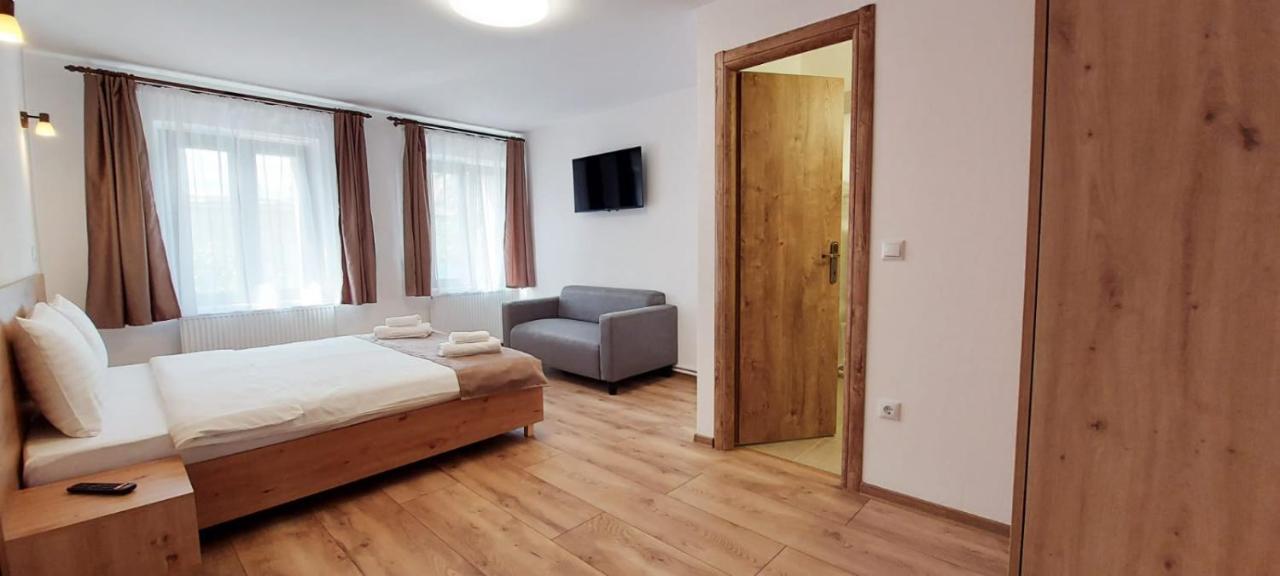 Hotel Lindenhaus à Sibiu Extérieur photo