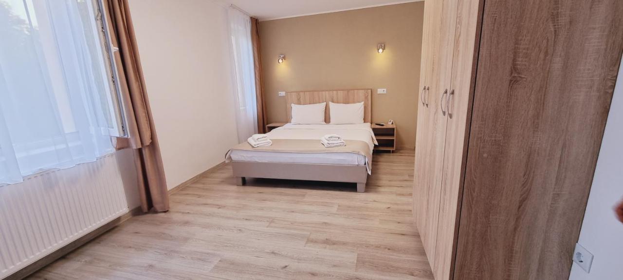 Hotel Lindenhaus à Sibiu Extérieur photo