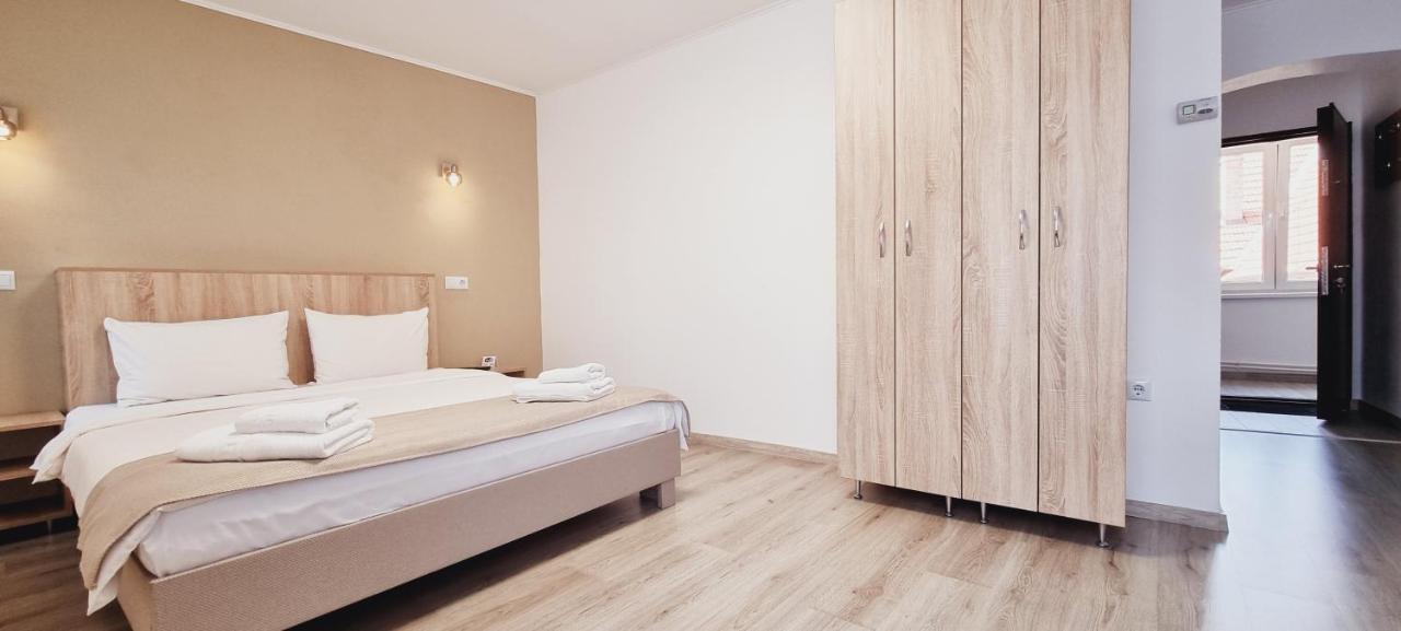 Hotel Lindenhaus à Sibiu Extérieur photo